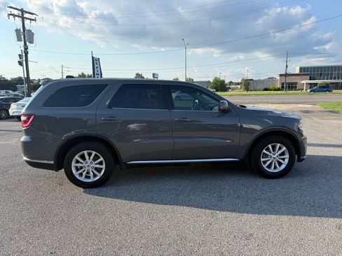 Used 2020 Dodge Durango SXT w/ 3rd Row Seating Group image 4