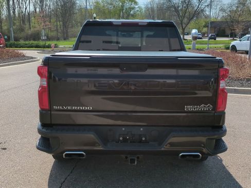 Used 2019 Chevrolet Silverado 1500 High Country w/ Z71 Off-Road Package image 7