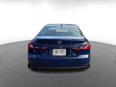 Used 2025 Toyota Camry SE image 12