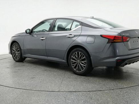 Used 2025 Nissan Altima 2.5 SV image 6