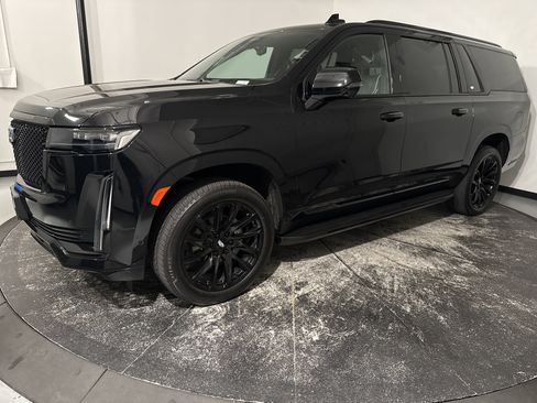 Used 2023 Cadillac Escalade ESV Sport w/ LPO, ONYX Package AWD/4WD image 5