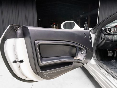Used 2013 Ferrari California RWD image 64
