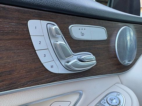 Used 2020 Mercedes-Benz GLC 300 4MATIC w/ Multimedia Package image 26