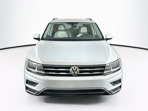 Used 2018 Volkswagen Tiguan SE FWD image 2