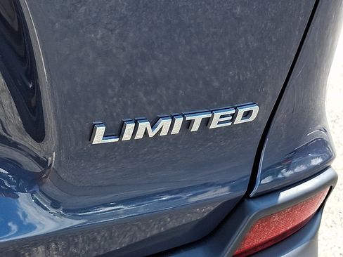 Used 2019 Jeep Cherokee Limited AWD/4WD image 29