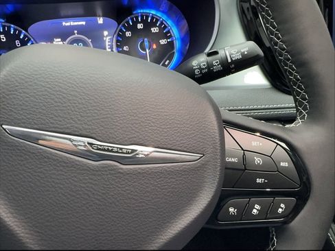 Used 2026 Chrysler Pacifica Limited w/ S Appearance Package FWD image 38