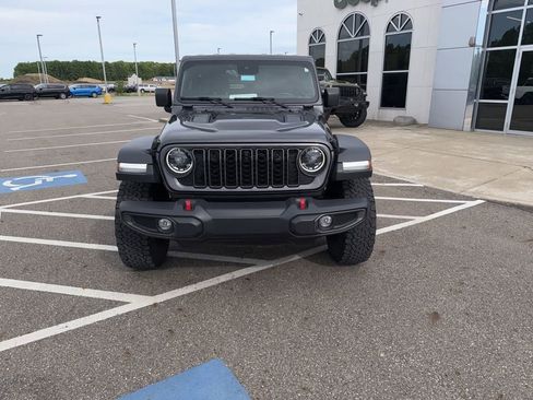 Used 2024 Jeep Wrangler Rubicon w/ Technology Group AWD/4WD image 7