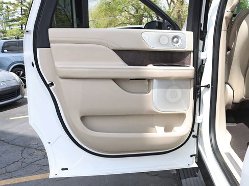 Used 2020 Lincoln Navigator L Reserve w/ Luxury Package AWD/4WD image 41