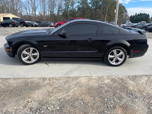 Used 2006 Ford Mustang GT Premium image 4