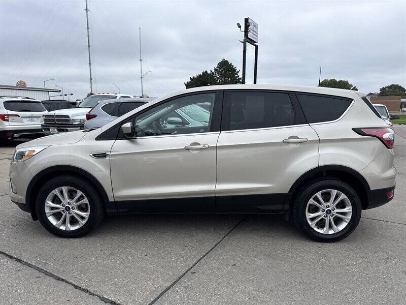 Used 2017 Ford Escape SE AWD/4WD image 3
