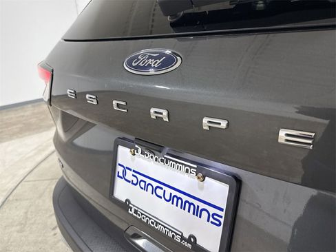 Used 2022 Ford Escape SE image 26