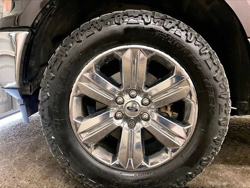 Used 2018 Ford F150 XLT w/ Equipment Group 302A Luxury AWD/4WD image 8