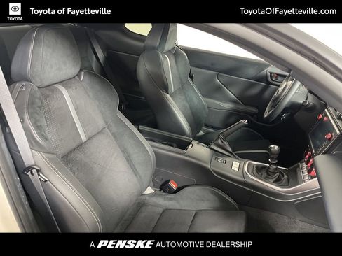 Used 2024 Toyota GR86 Premium image 12