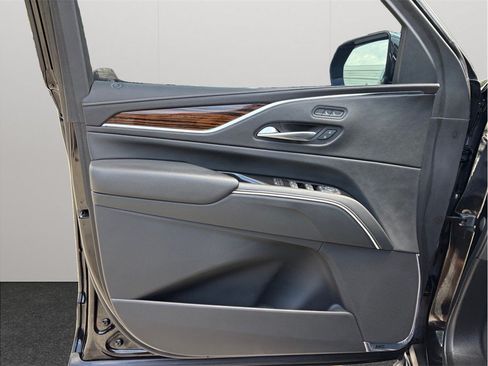 Used 2022 Cadillac Escalade Luxury RWD image 23
