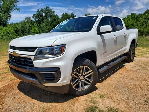Used 2021 Chevrolet Colorado W/T RWD image 2