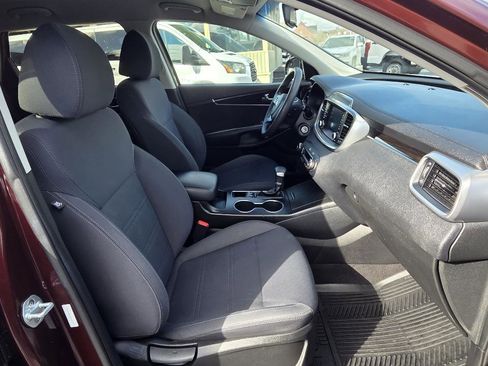 Used 2019 Kia Sorento AWD V6 image 14