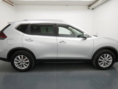Used 2020 Nissan Rogue SV AWD/4WD image 9