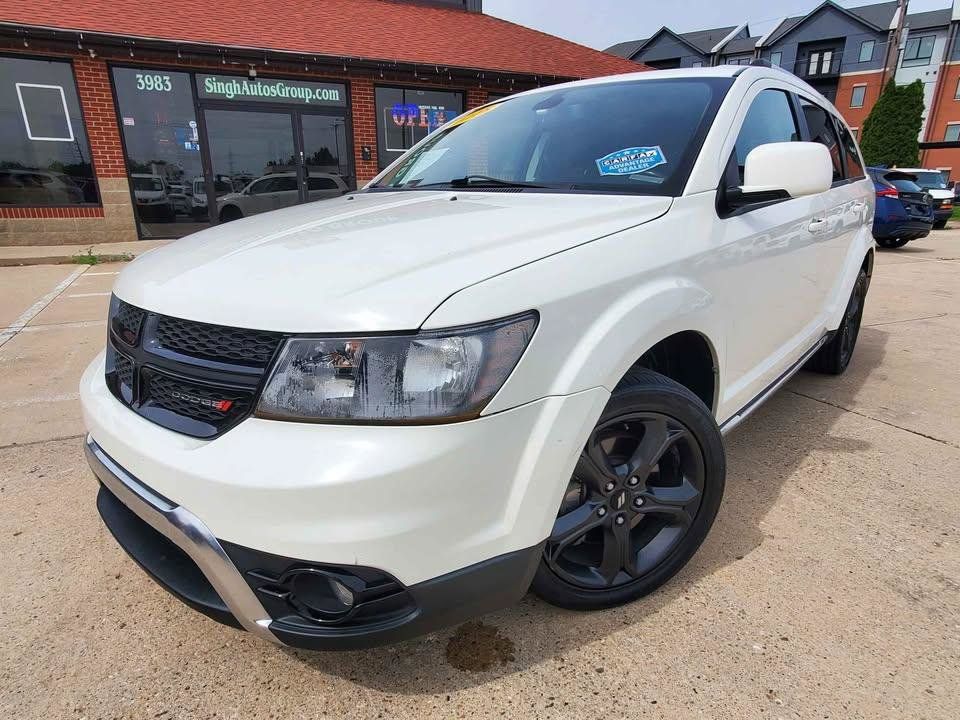 Used 2018 Dodge Journey Crossroad FWD image 3