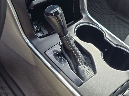 Used 2015 Toyota Camry XLE FWD image 35