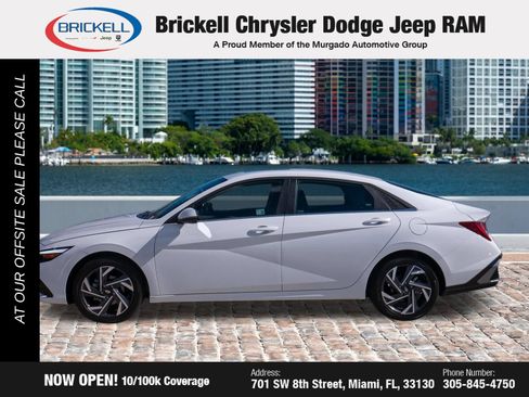 Used 2025 Hyundai Elantra Limited FWD image 8
