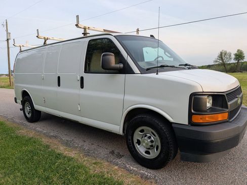 Used 2017 Chevrolet Express 3500 Extended image 7