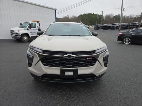 New 2026 Chevrolet Trax RS w/ Driver Confidence Package image 2