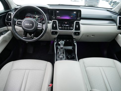 Certified 2022 Kia Sorento S w/ Panoramic Sunroof Package image 10