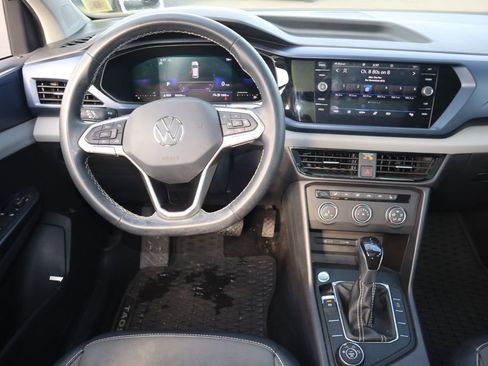 Used 2022 Volkswagen Taos SE w/ Panoramic Sunroof Package image 13