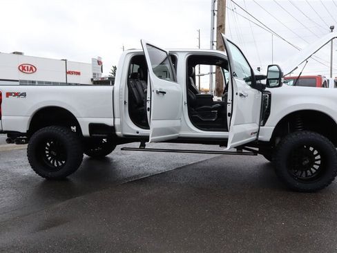 Used 2024 Ford F350 Platinum w/ FX4 Off-Road Package AWD/4WD image 36