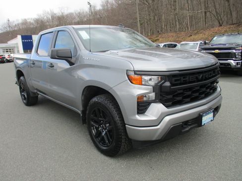 Certified 2025 Chevrolet Silverado 1500 Custom image 3