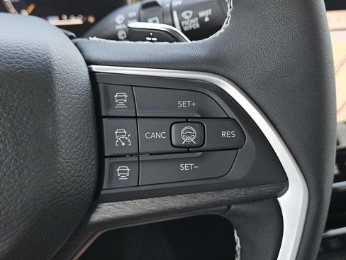 New 2026 Jeep Grand Cherokee Limited AWD/4WD image 17