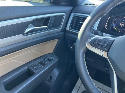 Used 2023 Volkswagen Atlas Cross Sport SE image 19