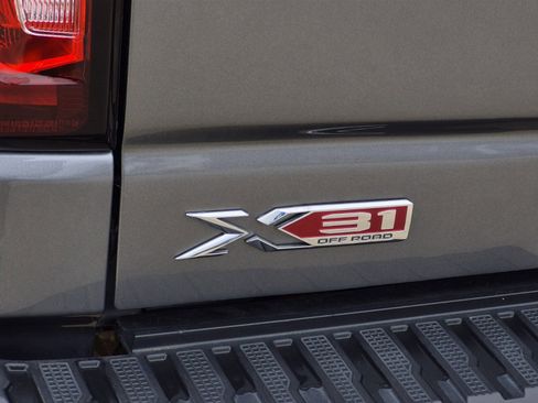 Used 2021 GMC Sierra 1500 SLT AWD/4WD image 10