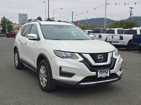 Used 2019 Nissan Rogue SV AWD/4WD image 11