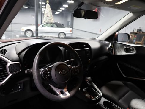 Used 2021 Kia Soul LX FWD image 15