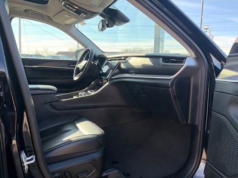 Certified 2024 Jeep Grand Cherokee Limited image 38