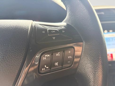 Used 2017 Ford Explorer XLT w/ Equipment Group 202A AWD/4WD image 33