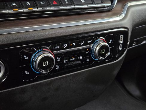 Used 2024 GMC Sierra 1500 SLT AWD/4WD image 17
