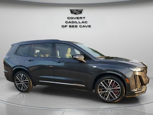 Certified 2022 Cadillac XT6 Sport image 12