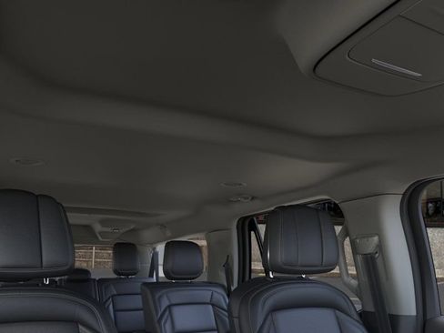 New 2026 Lincoln Navigator L Premier AWD/4WD image 22