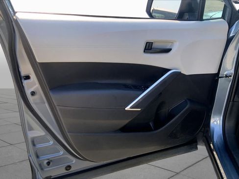 Used 2024 Toyota Corolla Cross L FWD image 21