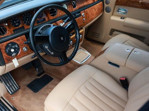 Used 2006 Rolls-Royce Phantom Sedan RWD image 4