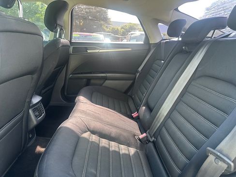 Used 2014 Ford Fusion SE FWD image 15