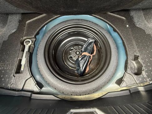 Used 2014 MAZDA MAZDA3 i Touring image 11