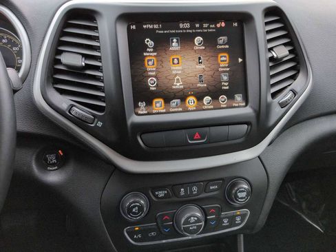 Used 2015 Jeep Cherokee Trailhawk w/ Comfort/Convenience Group image 29