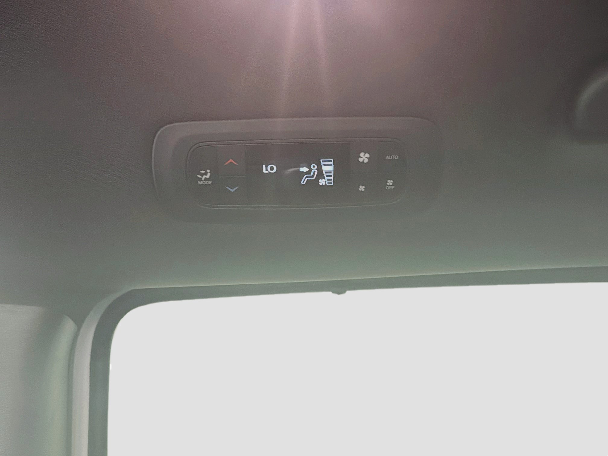 Used 2025 Chrysler Pacifica Select FWD image 27