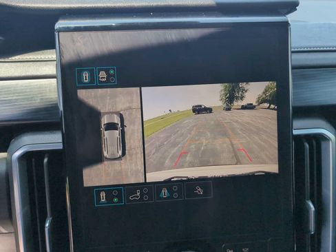 Used 2025 GMC Acadia Elevation FWD image 15