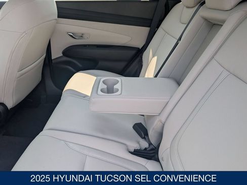 Used 2025 Hyundai Tucson SEL AWD/4WD image 16