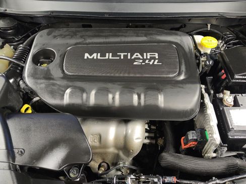 Used 2018 Jeep Cherokee Limited image 30