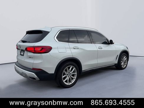 Used 2019 BMW X5 xDrive40i w/ Premium Package 2 AWD/4WD image 3